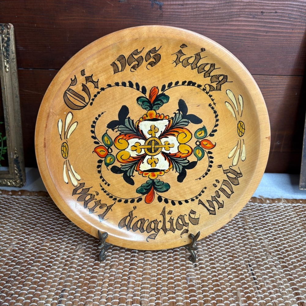 Vintage Signed Norwegian Rosemaling Wooden a folk Art Hand Painted Prayer Plate